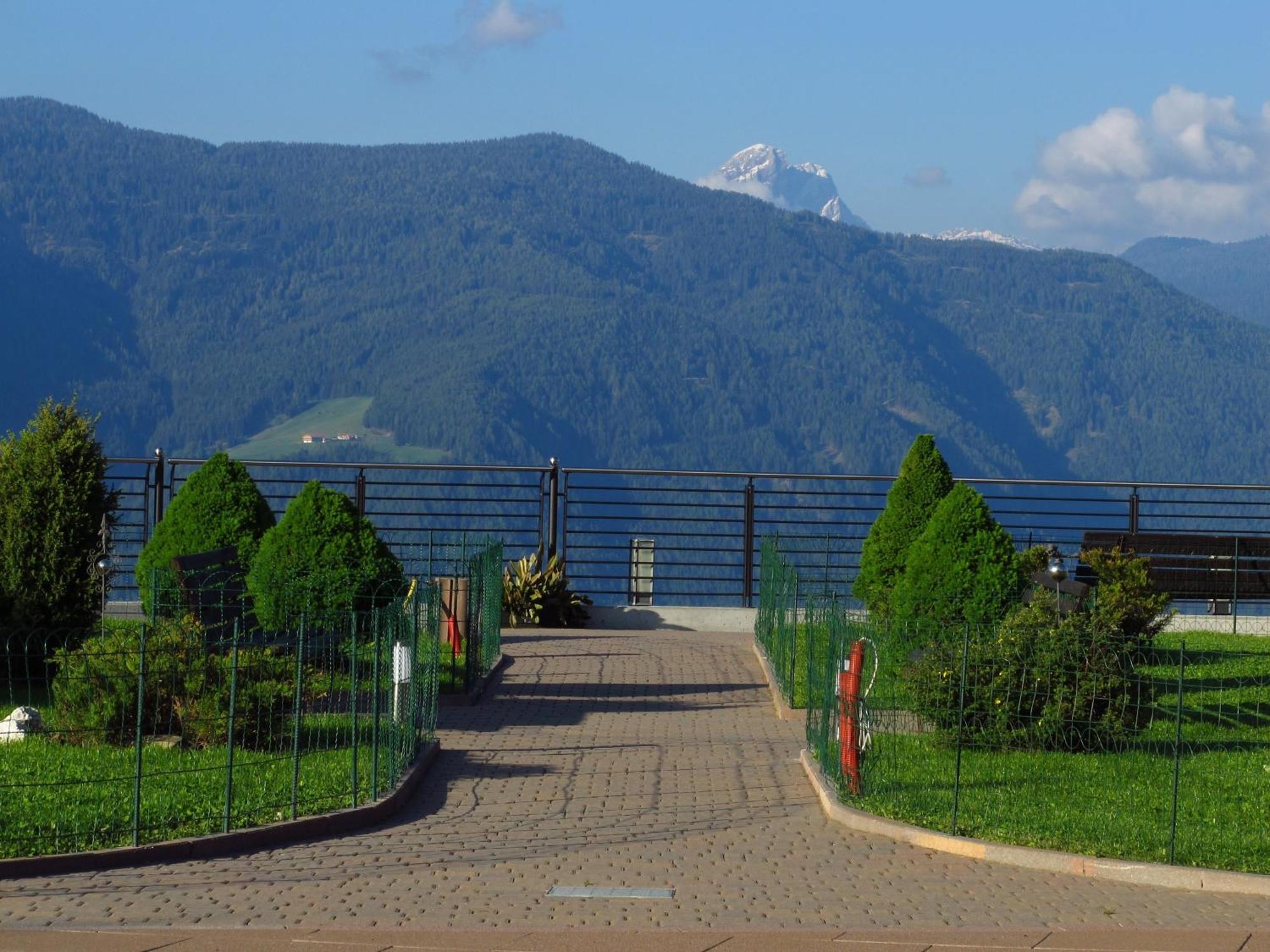 Hotel Amaten บรูนิโก ภายนอก รูปภาพ
