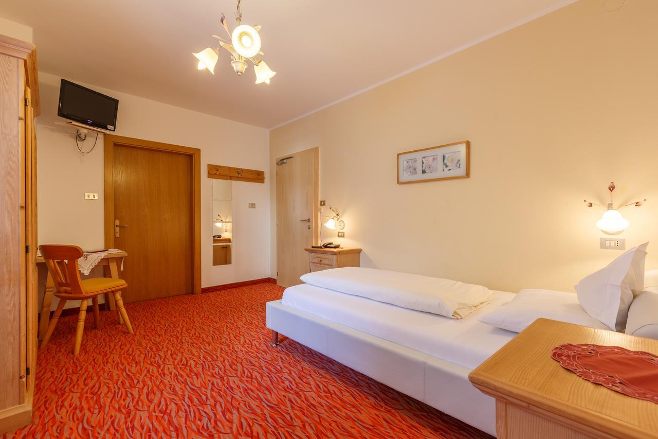 Hotel Amaten บรูนิโก ภายนอก รูปภาพ